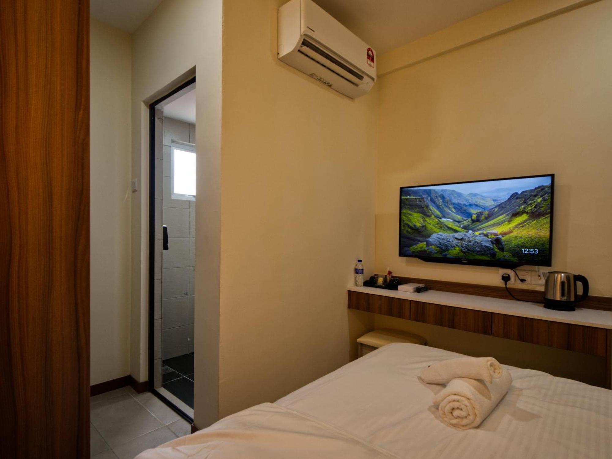 Weiss Hotels Kepong Baru Kampong Jawa Tengah Room photo