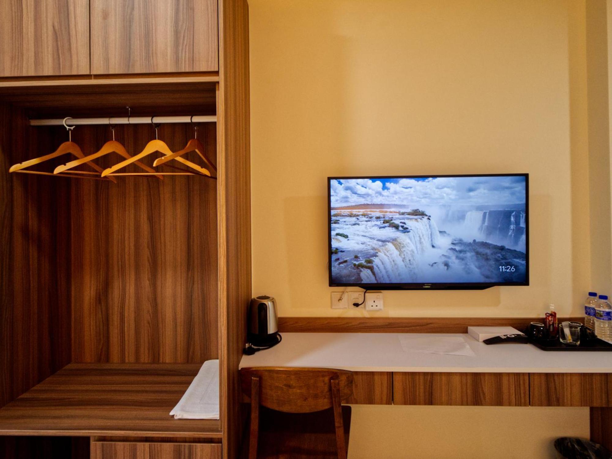 Weiss Hotels Kepong Baru Kampong Jawa Tengah Room photo